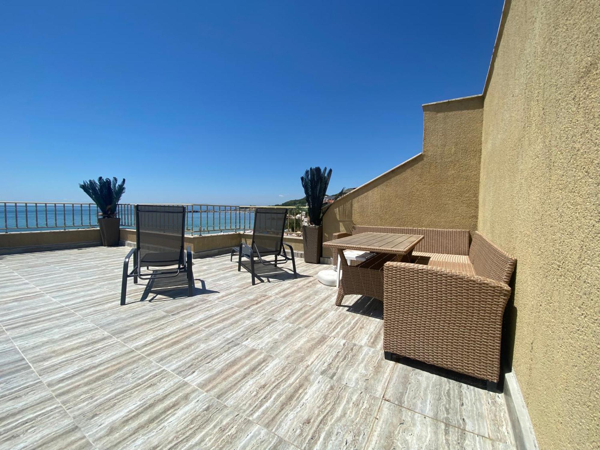 First Line On The Beach Cosy Sea Paradise Apartments Kavarna Exterior photo